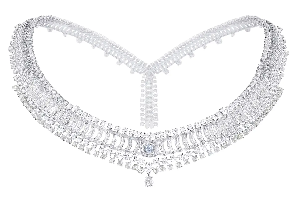 Visokonakitna ogrlica De Beers London iz kolekcije Vibrations, navdihnjena z energijo celinskih voda.