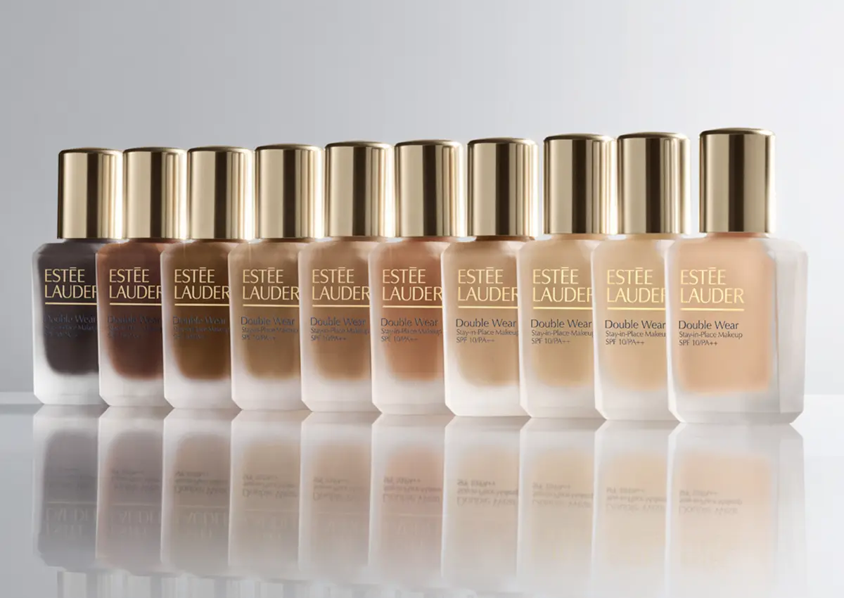 Estée Lauder Double Wear Stay-in-Place Makeup tekoča podlaga v različnih odtenkih.